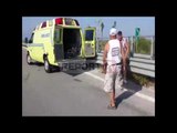 Report TV - Fier-Vlorë, 1 i vdekur e 7 të plagosur furgoni përplaset me trafikndarësen