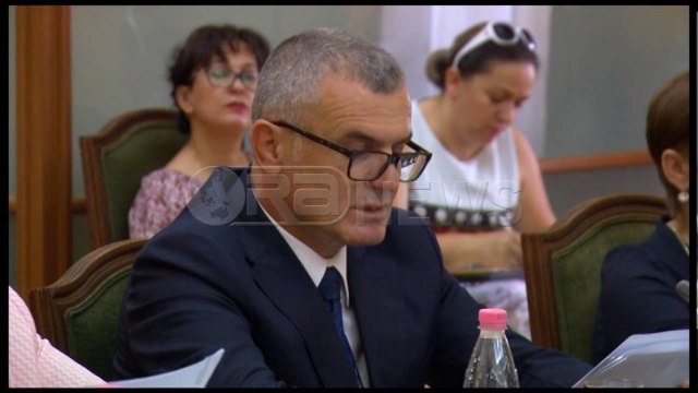 Ora News - KLSH: Afro 1 mld euro dëm injorohen nga gjykata, Braçe: Raporti për abuzimet, jo i plotë