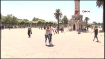 İzmir Saat Kulesi Emniyet Şeridi Kaldırıldı