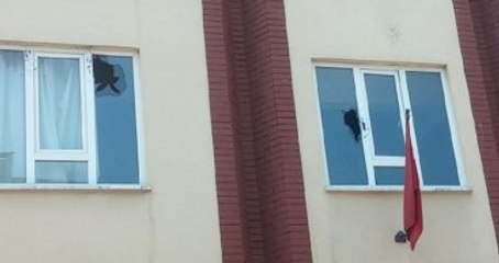 Sakarya'da FEM Dershanesi Binasına Silahlı Saldırı