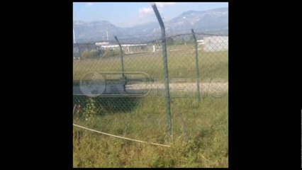 Ora News - Porta nga e cila mendohet se grabitësit hynë në pistën e aeroportit