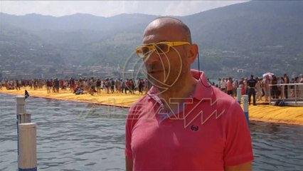 Mijëra njerëz eksperimentojnë në “Skelën lundruese”