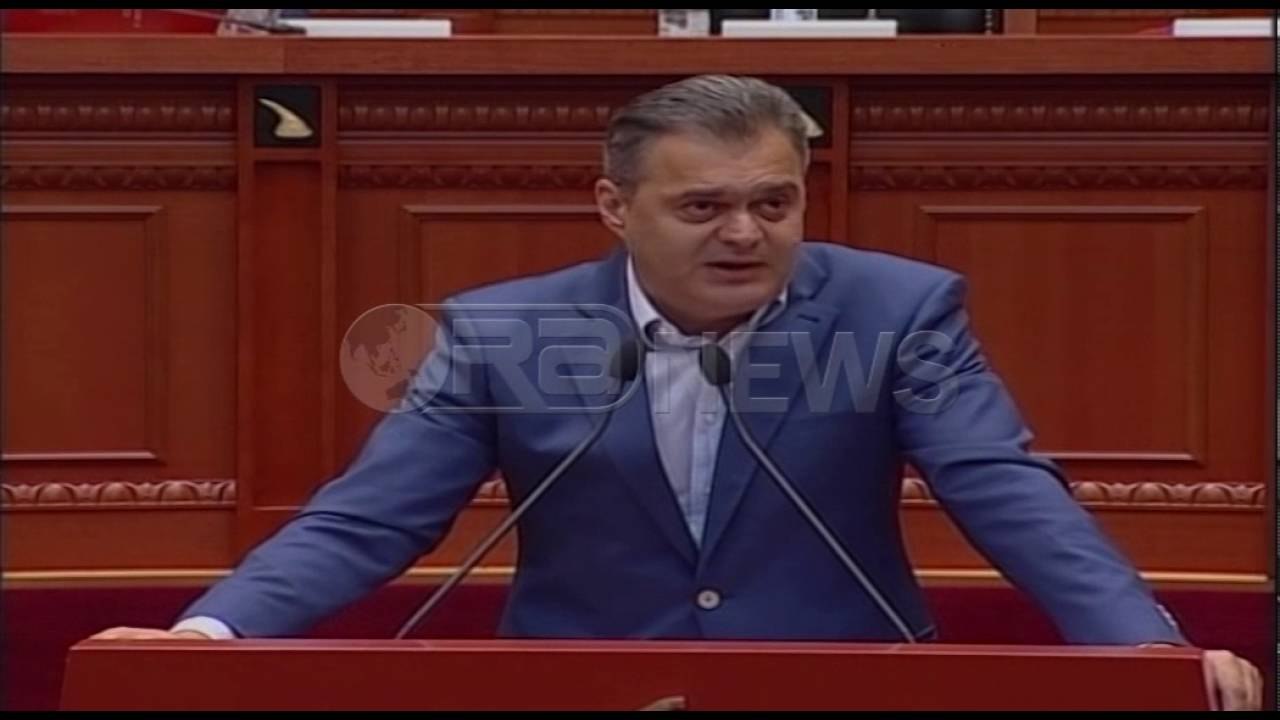 Ora News - Ben Blushi kërkon mbështetjen e shqiptarëve, hap peticion online
