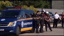 Grabitje spektakolare në aeroportin “Nënë Tereza”, 3 të armatosur marrin miliona Euro