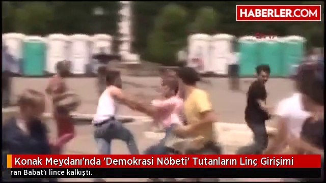 Konak Meydanı'nda 'Demokrasi Nöbeti' Tutanların Linç Girişimi