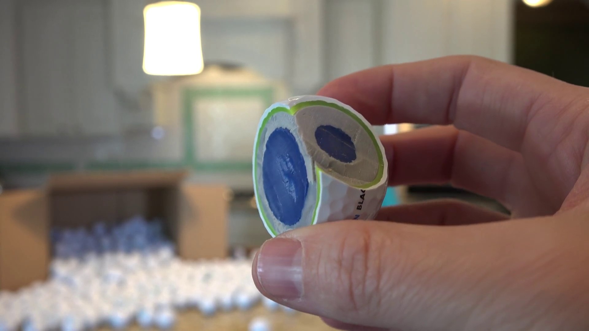 ⁣What's inside Golf Balls-