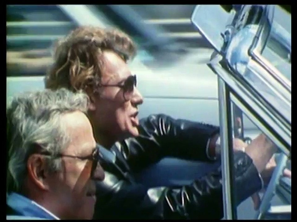 JOHNNY HALLYDAY signe exterieur de richesse