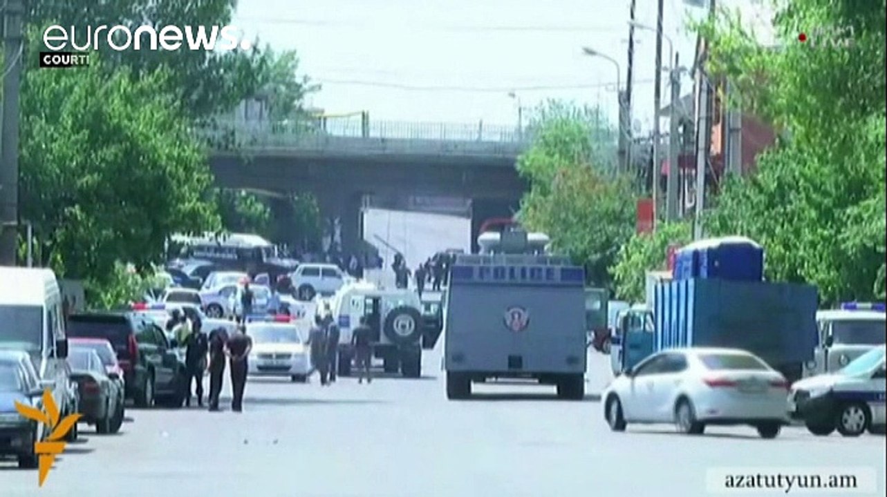 Armenia: gunmen storm police station in Yerevan
