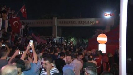 General Nurettin Baransel Kışlası Önünde Tank Hareketliliği