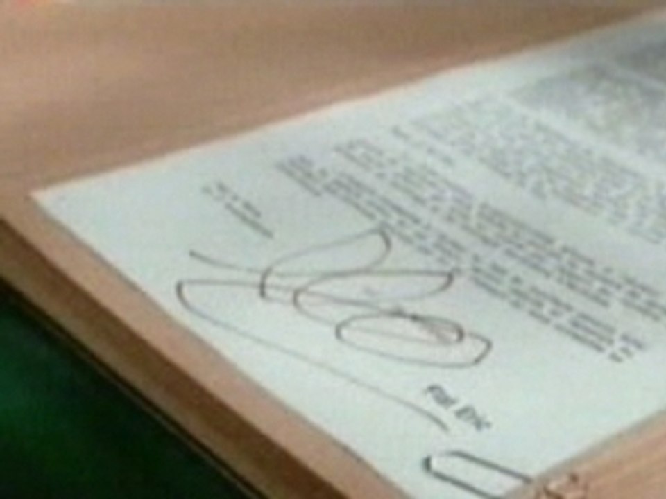 Mr. Oizo - Flat Beat (Flat Eric Video)