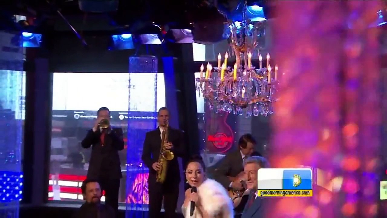 Gaga + Tony 'Winter Wonderland' on GMA 25/12/14