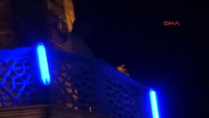 Eskişehir 'Beklenen Mehdi Benim' Dedi Cami Minaresine Çıktı