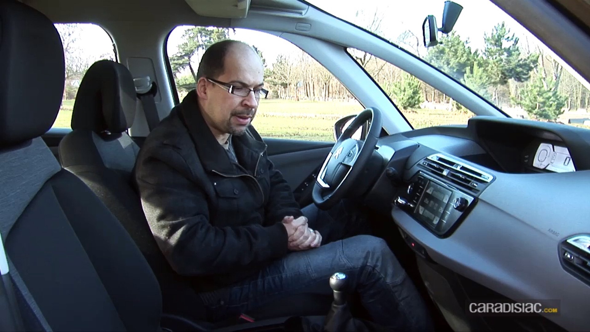 A L Interieur De La Citroen C4 Picasso E Hdi 115 Ch Video Dailymotion