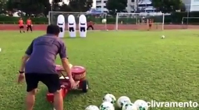 Nouvelle technique pour entraîner les gardiens de but !