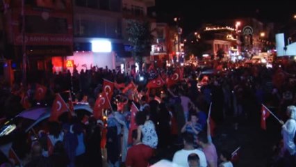 Darbe Girişimi, Ümraniye'de Protesto Ediliyor