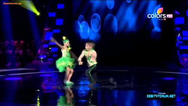 Удивительное выступление! ЭТО ПОЛНЫЙ ПИСЕЦ!!! САМОЕ ШИКАРНОЕ ВЫСТУПЛЕНИЕ!