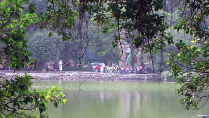 Vietnam - Hanoi - Hoàn Kiếm Lake - Traffic - November 17, 2013