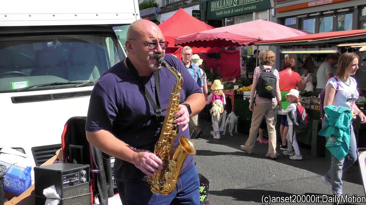 London Street Music. Great Saxophone Player in Portobello Road