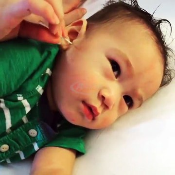 Lucunya Rafathar Malik Ahmad Demen Banget Di Bersihin Kupingnya Sama Mama Nagita Slavina