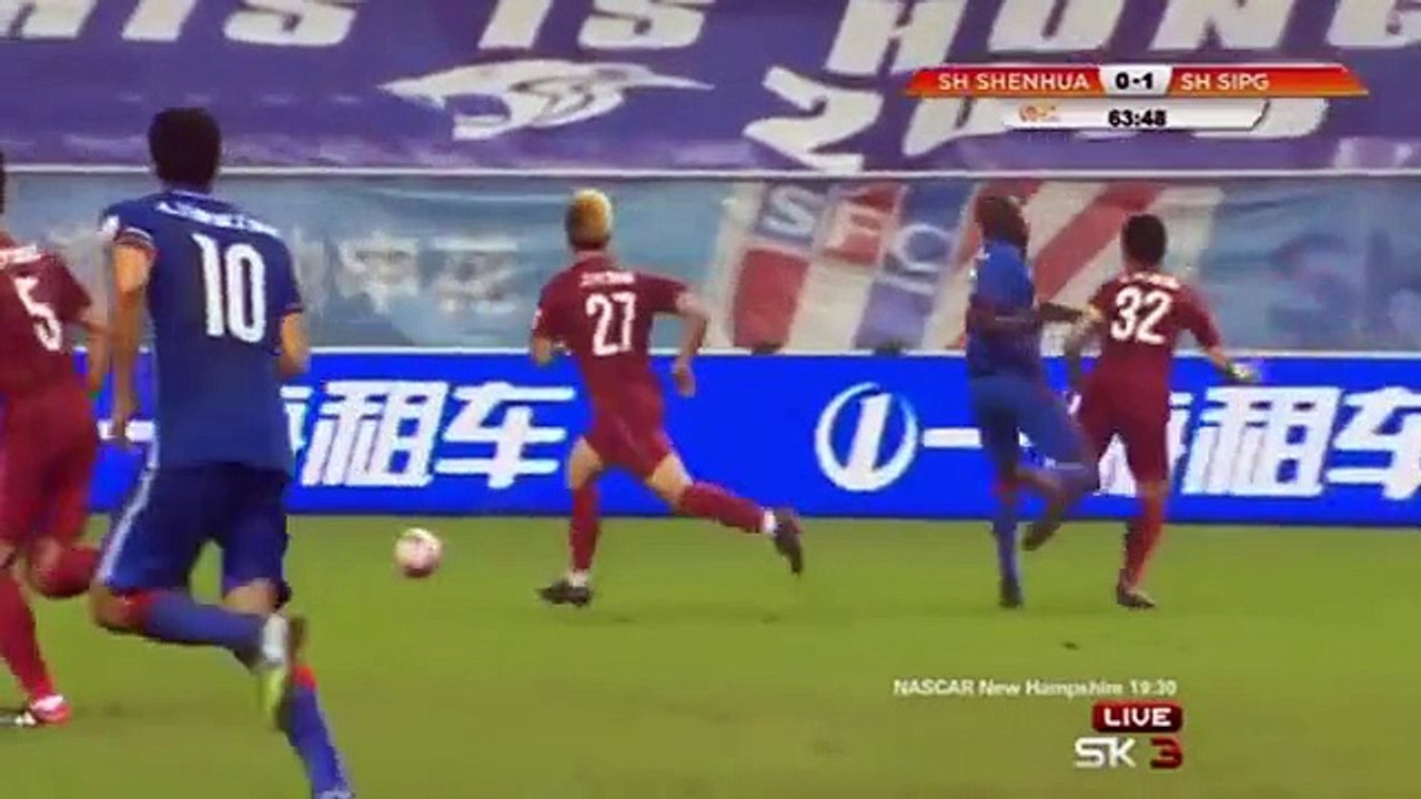 Horrible fracture du tibia de Demba Ba en plein match