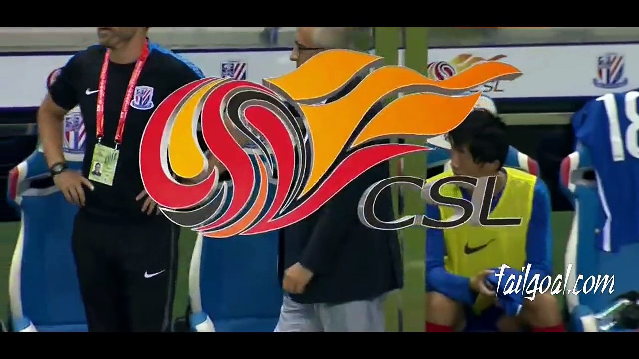 Terrible fracture du tibia pour Demba Ba en plein match