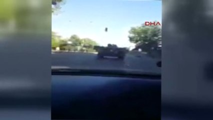 Belediyeye Ait Kamyon Darbecilerin Tankını Böyle Durdurmaya Çalıştı