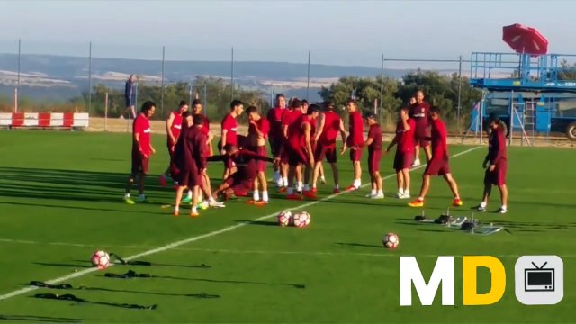 Duel entre Javier Manquillo et Diego Simeone à l'entraînement de l'Atletico