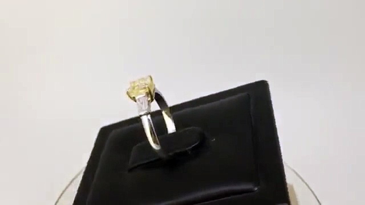 Cushion cut Yellow diamond Ring