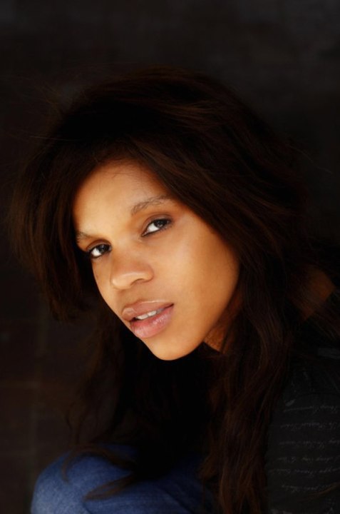 Brenda Banks ft Banks Papé "siege chauffe"