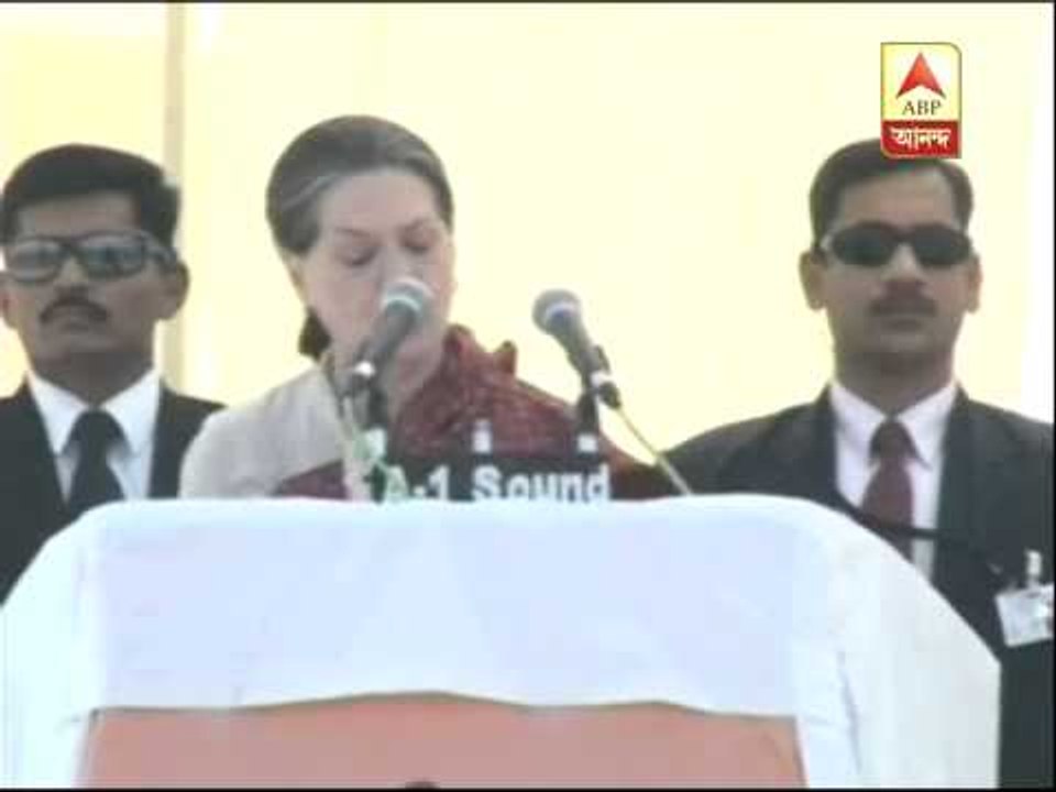 Sonia Gandhi attacks Narendra Modi