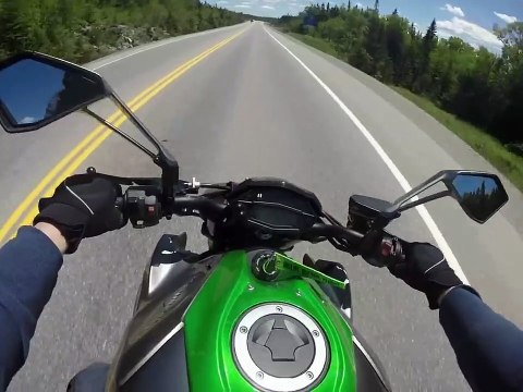 La joie d'un motard qui vient d'éviter un accident !