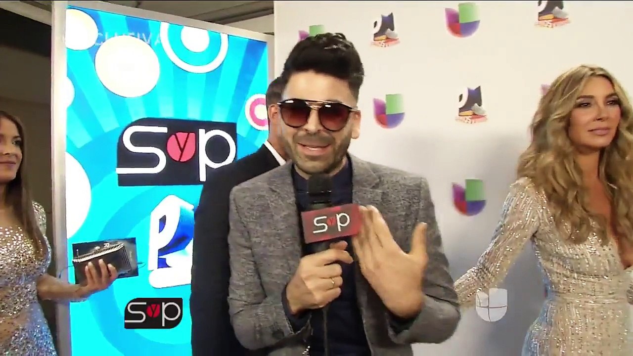 William Levy @willylevy29 y Elizabeth @Elygutierrez19 muy cariñosos y agarraditos de mano || SyP