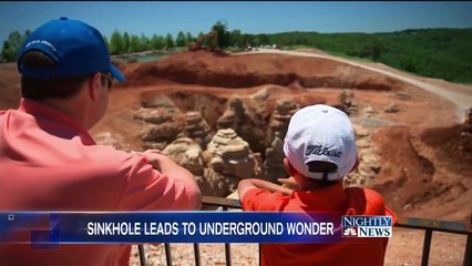 O GROAPĂ uriașă s-a deschis în spatele curții sale. Când au PĂȘIT în interior, oamenii de știință au fost UIMIȚI!