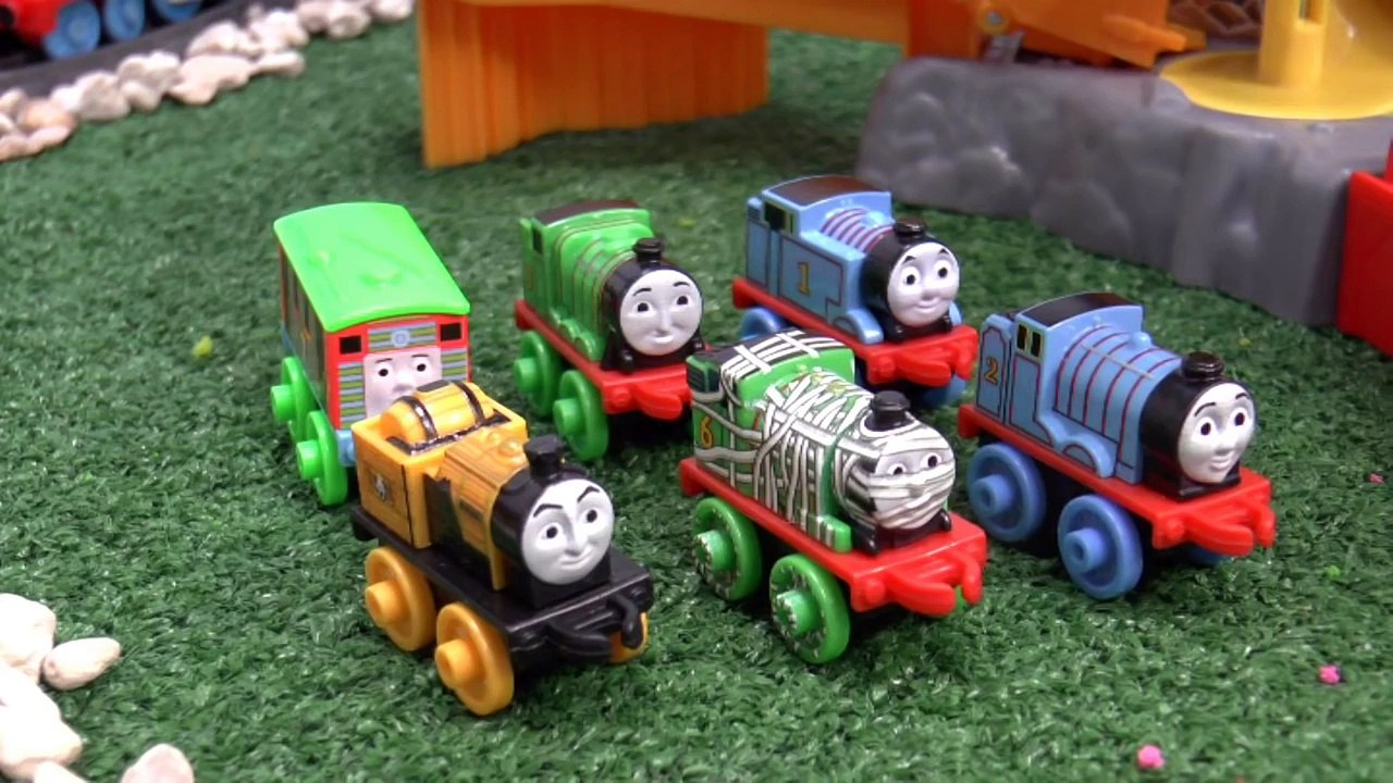 Hot Wheels Shark race Minions and Thomas and Friends for kids with Paw Patrol (2)