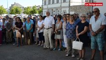 Attentat à Nice. 200 personnes se recueillent devant la mairie de Pontivy