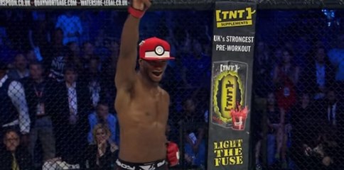 Deja K.O. a un oponente y le lanza una pokeball