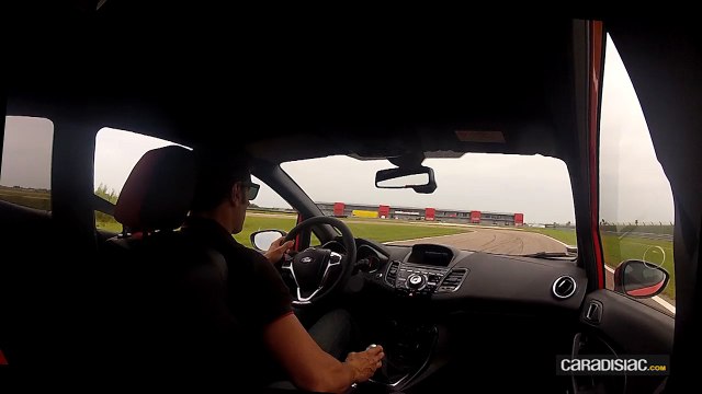 Le tour chrono de la Ferté Gaucher à bord de la Ford Fiesta ST