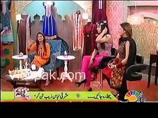 Qandeel Baloch sings a song for Imran Khan in a show