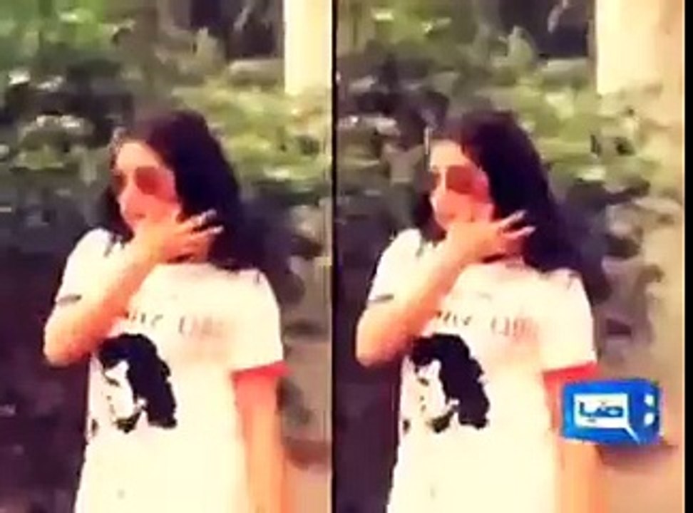 Qandeel Baloch on imran khan house