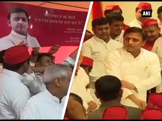 UP CM Akhilesh Yadav praises Samajwadi youth at cabinet meeting