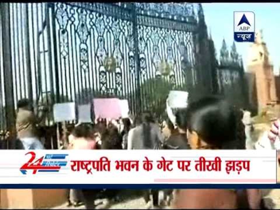 Delhi gang-rape: Angry protestors reach Raisina Hill