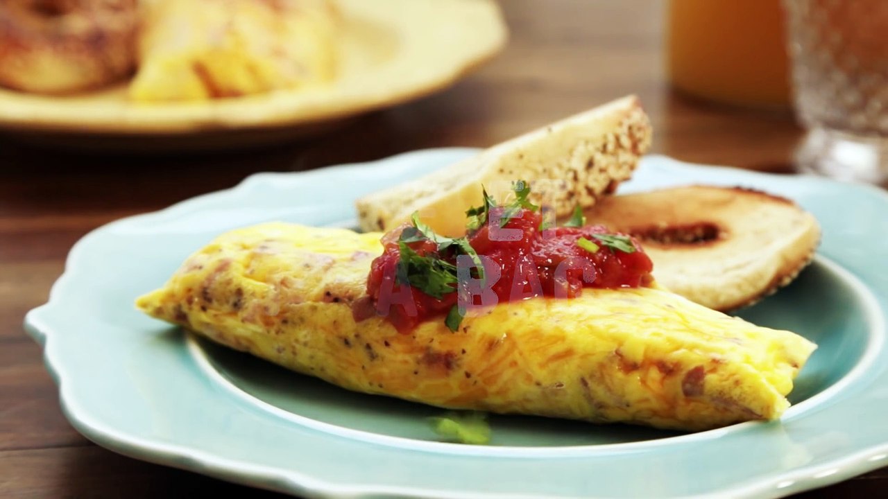 Kitchen Hacks - How to Make An Omelet in a Bag