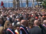Nice: une foule dense pour une minute de silence entre recueillement et tensions
