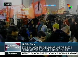 Argentina: usuarios de servicios exigen cese de tarifazos