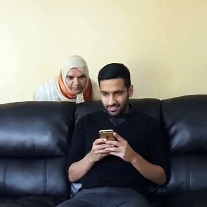 Telefonu Elinden Düşmeyenlere Annenizin Takibi