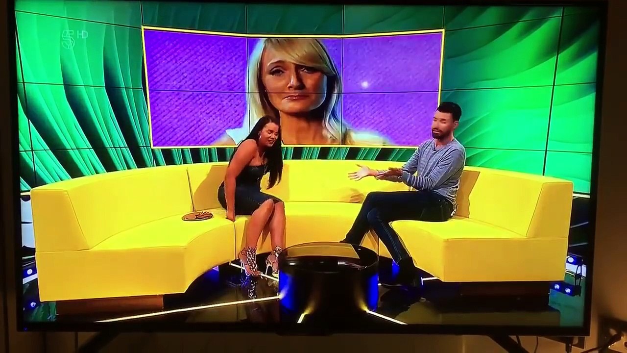 A fost invitată la emisiune să arate cel mai frumos dans din posterior, dar a arătat mai mult decât a promis!