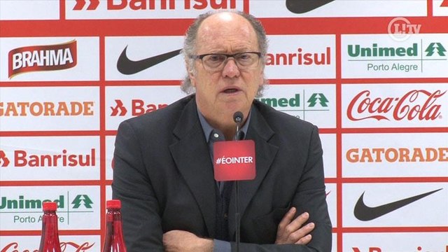 Falcão elogia equipe do Inter em sua estreia e critica arbitragem após derrota para o Palmeiras