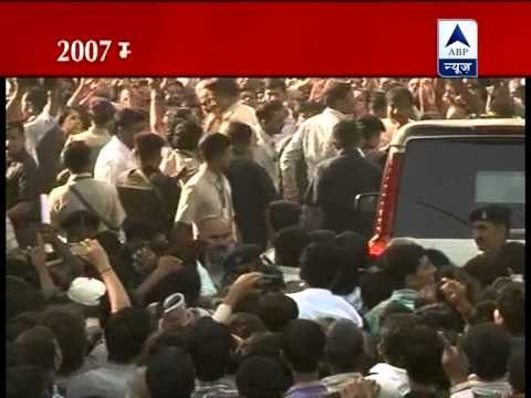 Modi arrives to vote in Ranip polling booth in Ahmedabad, flashes victory sign