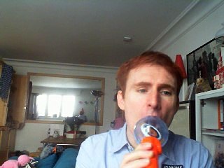 Wiwi égratigne "who wants to be alone" de Tiesto & Nelly Furtado