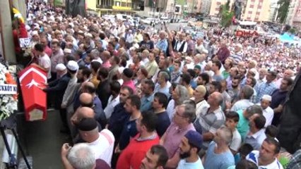 Rize Darbe Girişimi Sırasında Hayatını Kaybeden Şuayip Seferoğlu'nu Binlerce Kişi Uğurladı